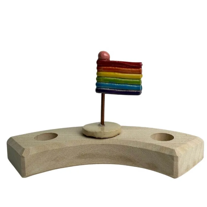 Klein dappertje Regenboog vlag steker