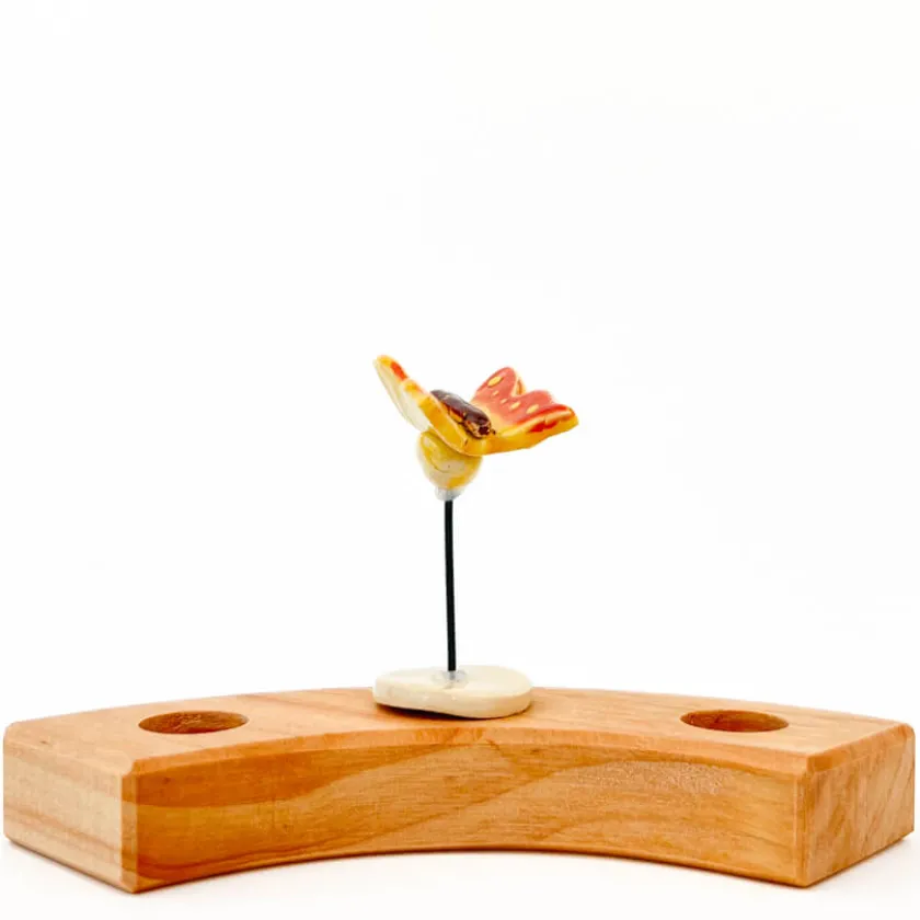 Klein dappertje Vlinder rood oranje steker